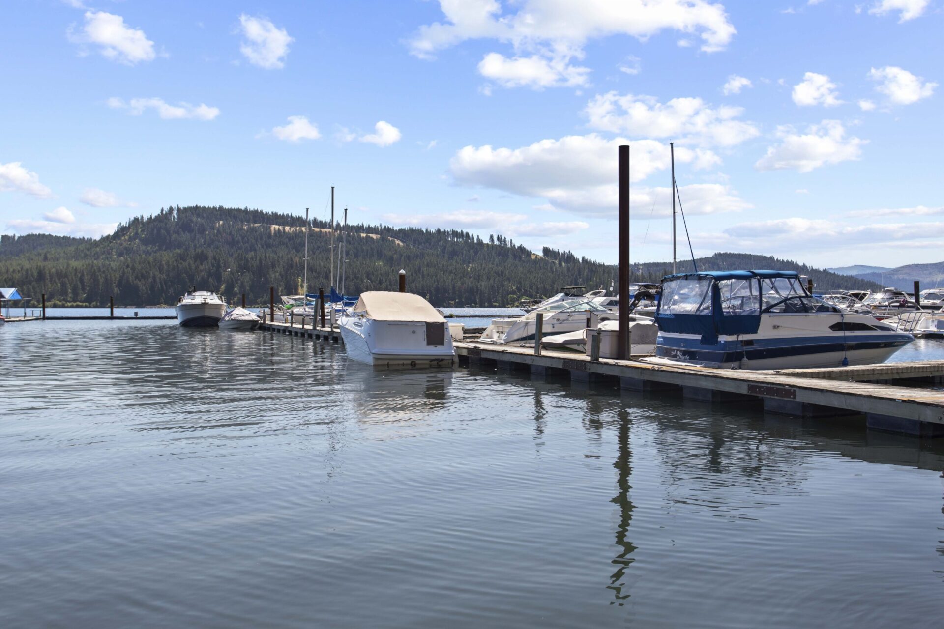 Conkling Marina & Resort Rooms | Side Tie Boat Slips